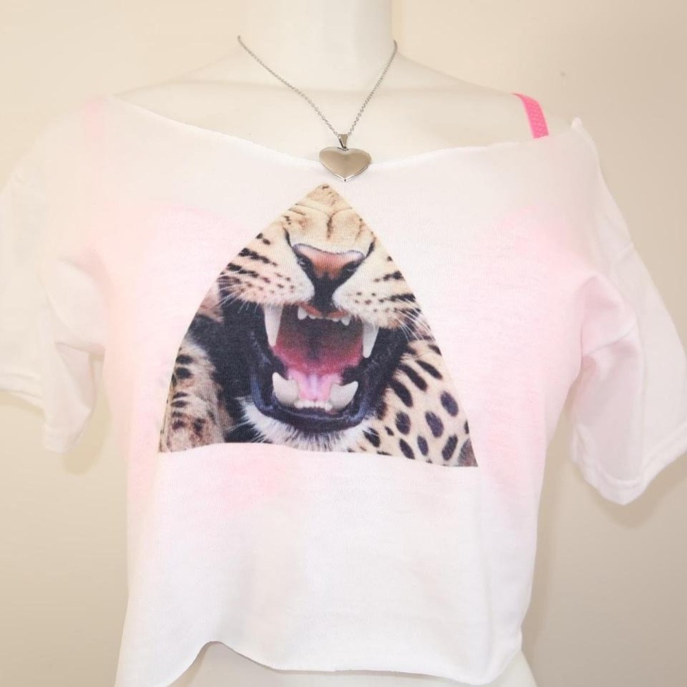 y2k tiger graphic off shoulder cropped tee indie sleaze - Picture 2 of 5